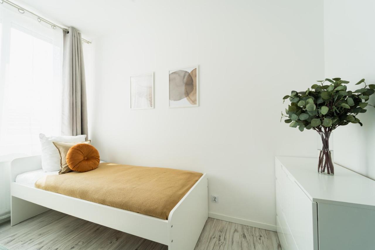 New Apart Near Sky Tower - Gwiazdzista Apartment Wroclaw Luaran gambar